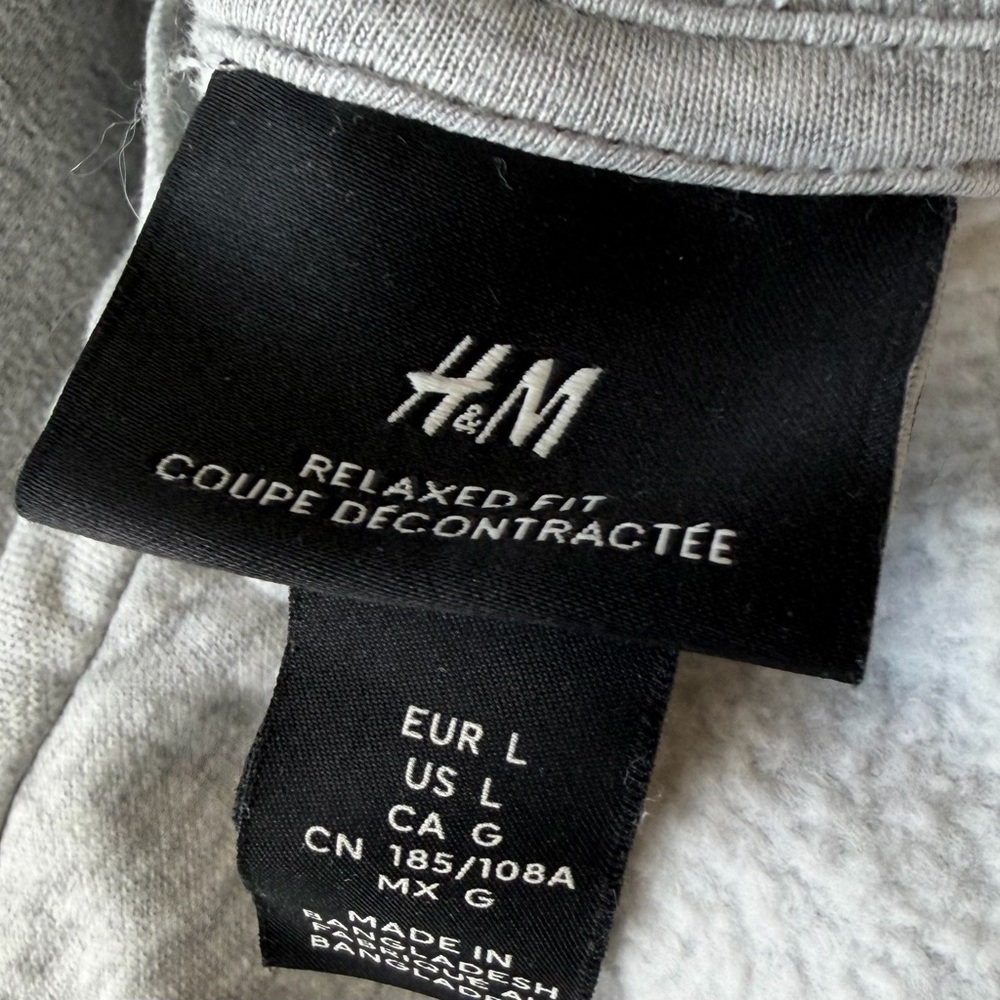 H&M Light Gray Montana Graphic Sweatshirt with Green Print - Picture 3 of 3